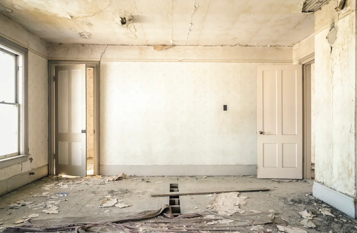 Waste disposal crew managing a cleanout project in Richland